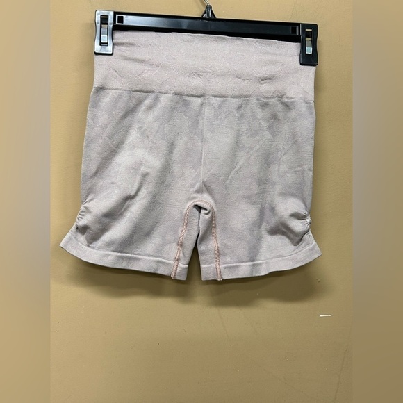 Gymshark Shorts Womens Small Adapt Seamless Camo Shorts 5" High Waist Athleisure - Picture 2 of 5